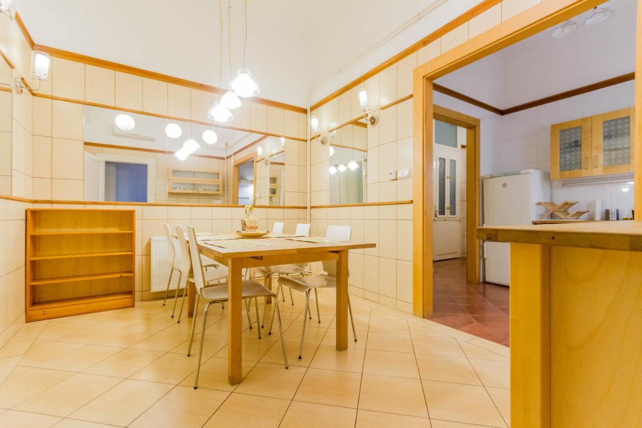 Friend Of Deak Ferenc Apartment Будапеща Екстериор снимка
